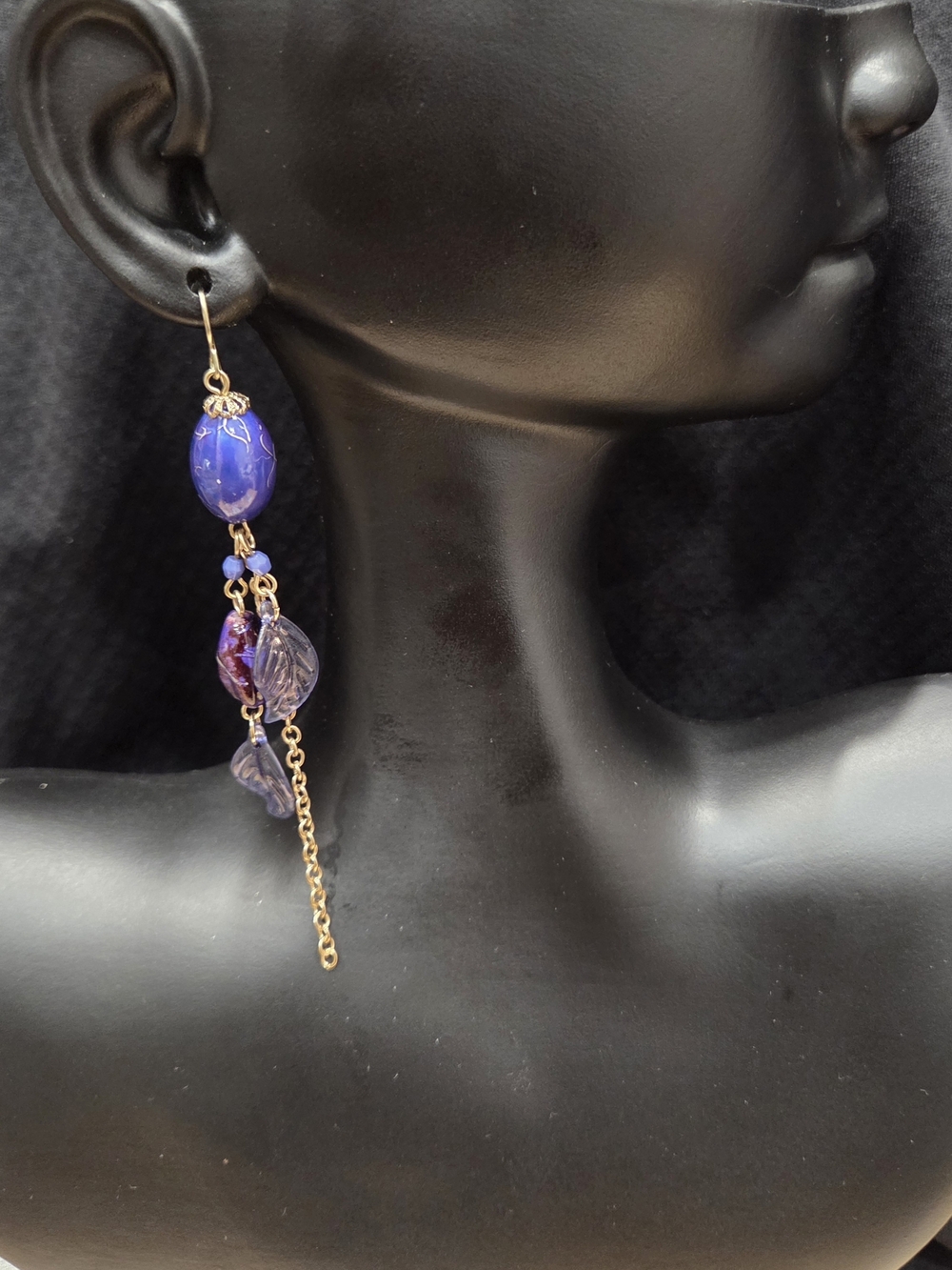 Elegant Purple Dangle Earrings - Gold Tone